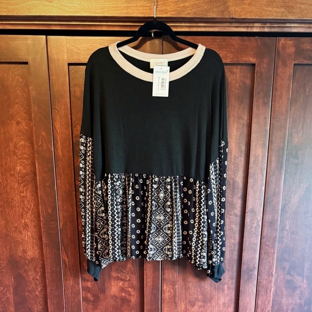 Elegant Black and Cream Geometric Women's Top